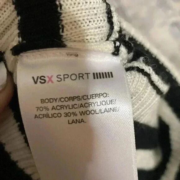 VSX Victoria’s Secret sport stocking cap one size and cute gloves - Picture 4 of 6